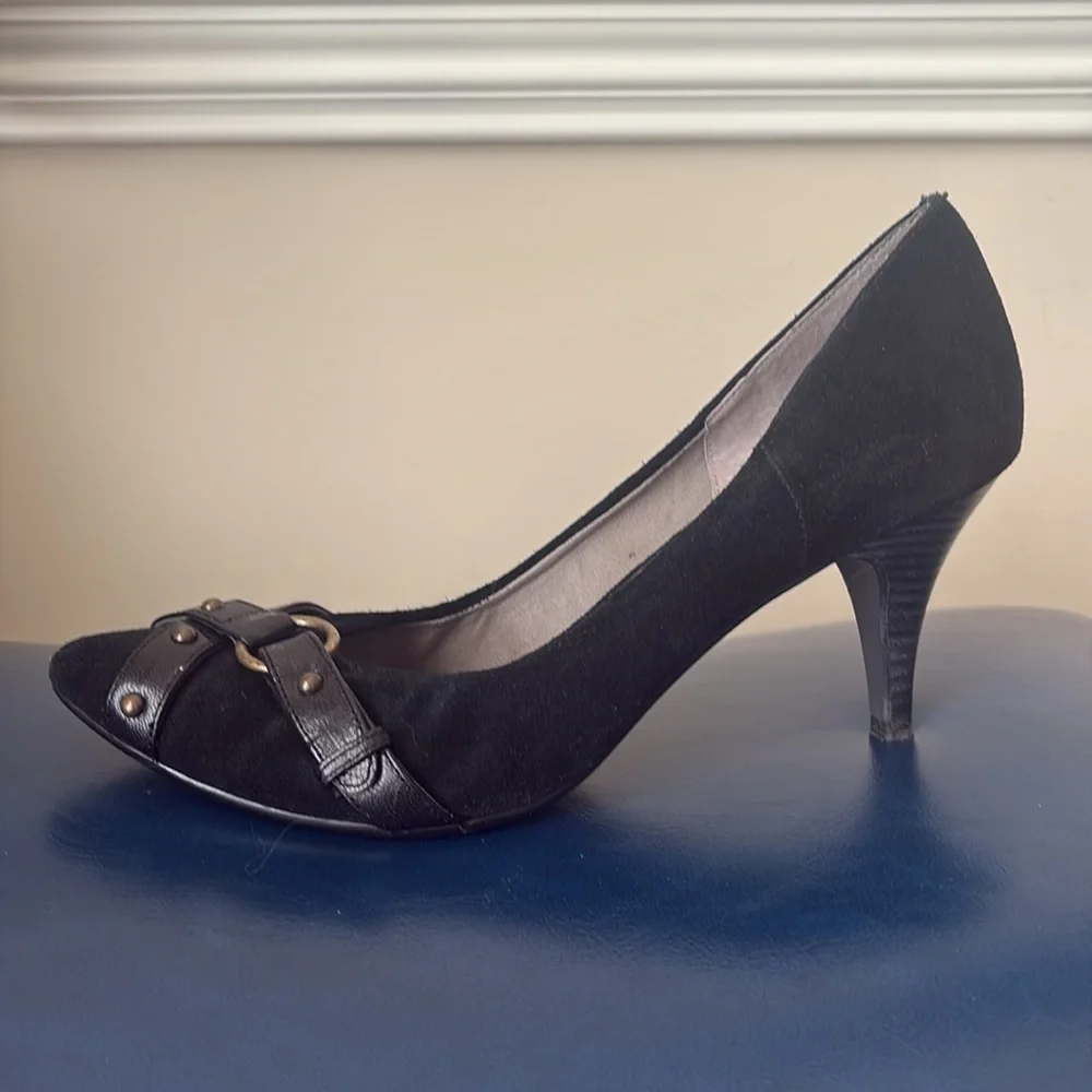 Retro Rocker Suede Studded Heels - Picture 4 of 10